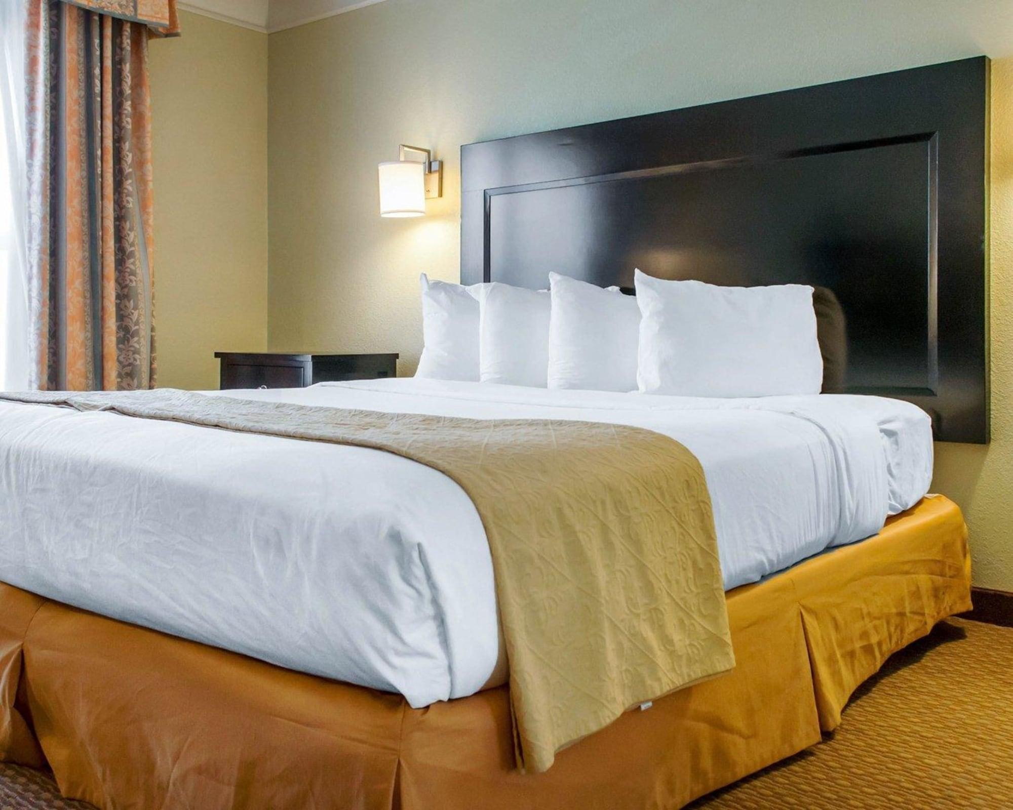 Quality Inn & Suites Gallup I-40 Exit 20 Bagian luar foto