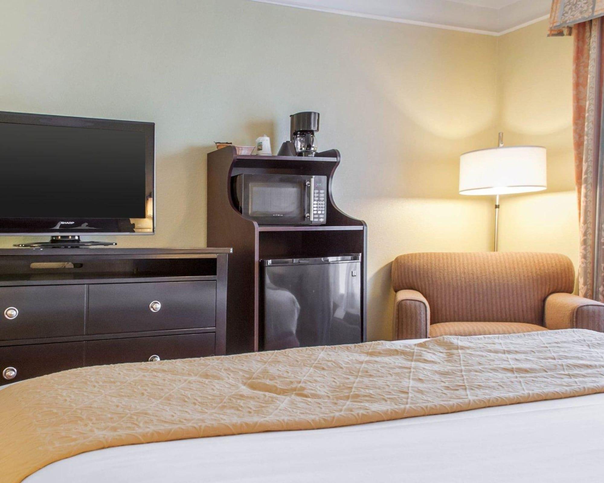 Quality Inn & Suites Gallup I-40 Exit 20 Bagian luar foto