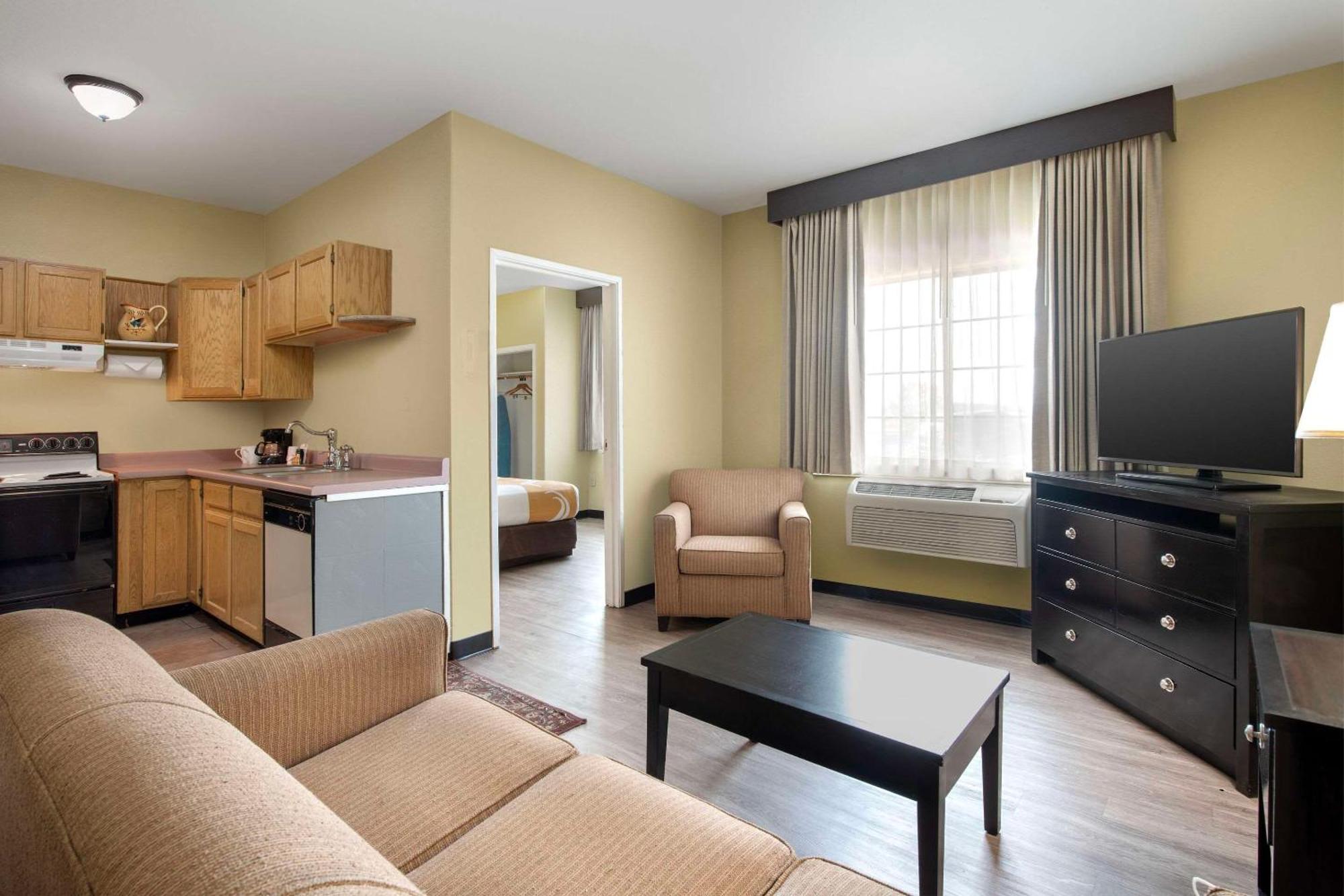 Quality Inn & Suites Gallup I-40 Exit 20 Bagian luar foto