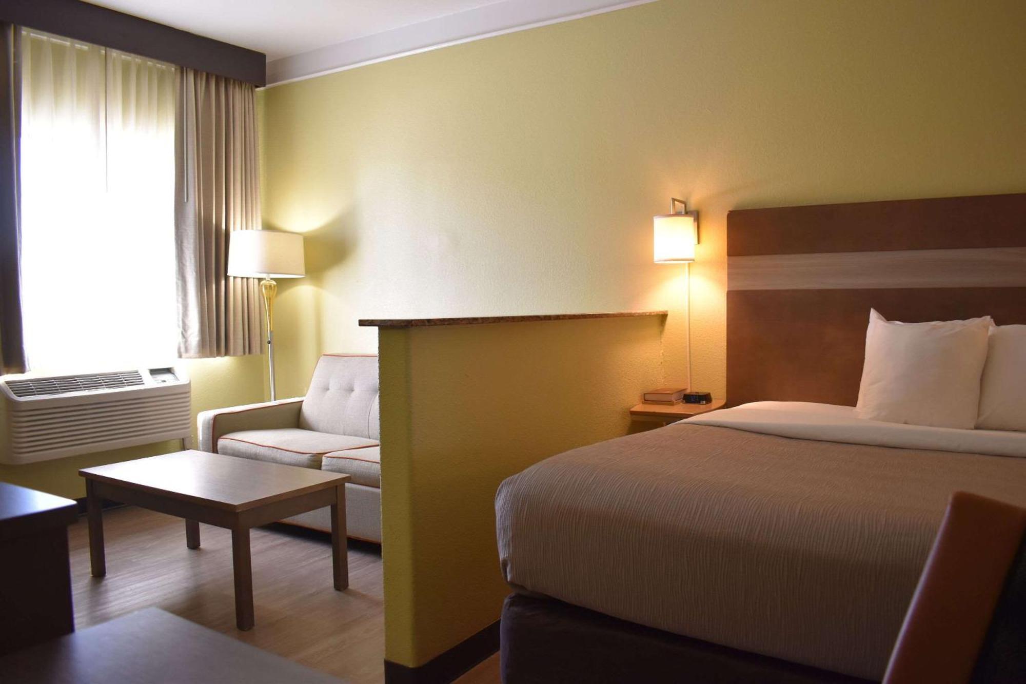Quality Inn & Suites Gallup I-40 Exit 20 Bagian luar foto