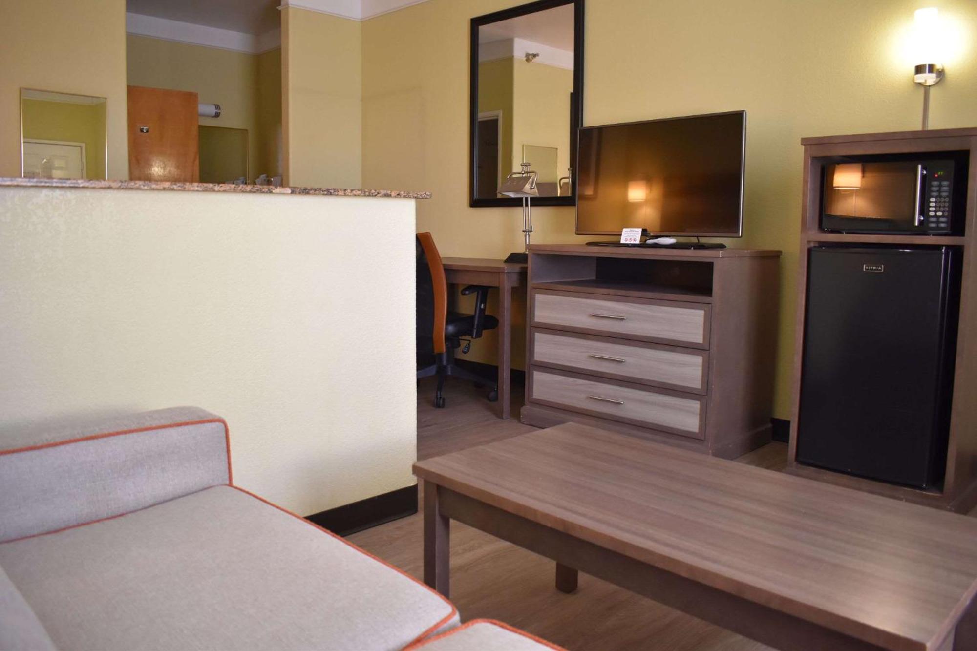 Quality Inn & Suites Gallup I-40 Exit 20 Bagian luar foto