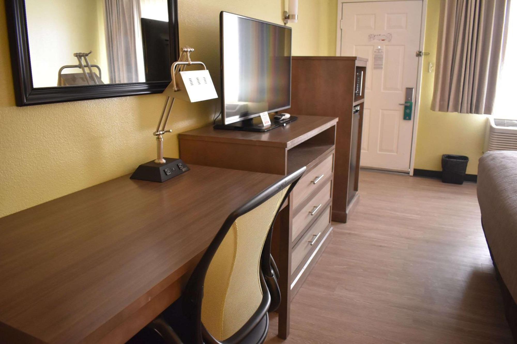 Quality Inn & Suites Gallup I-40 Exit 20 Bagian luar foto