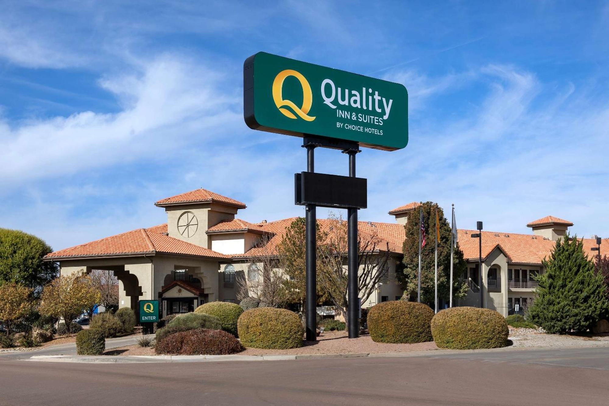 Quality Inn & Suites Gallup I-40 Exit 20 Bagian luar foto